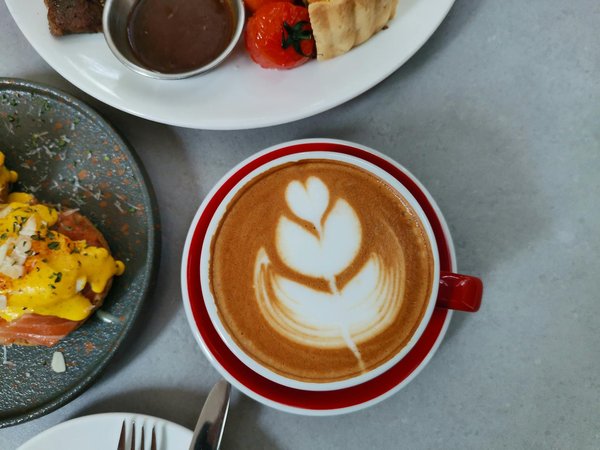 Comment créer une garde-robe capsule efficace?